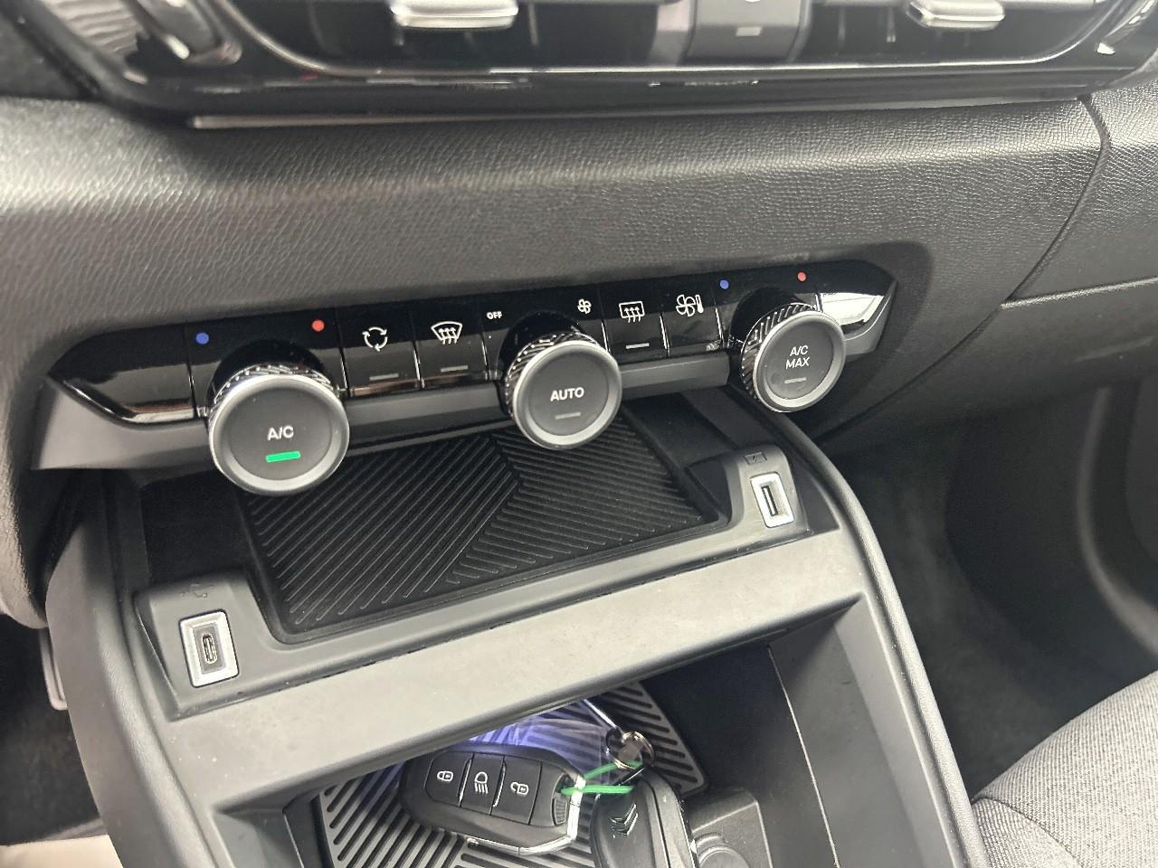 Citroën C4 bluehdi 130 s&s eat8 shine — photo 30