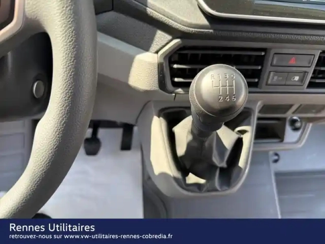 Volkswagen Crafter fg 30 l3h3 2.0 tdi 140ch business traction — photo 12