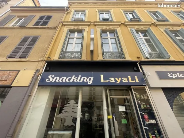 Local 97 m²