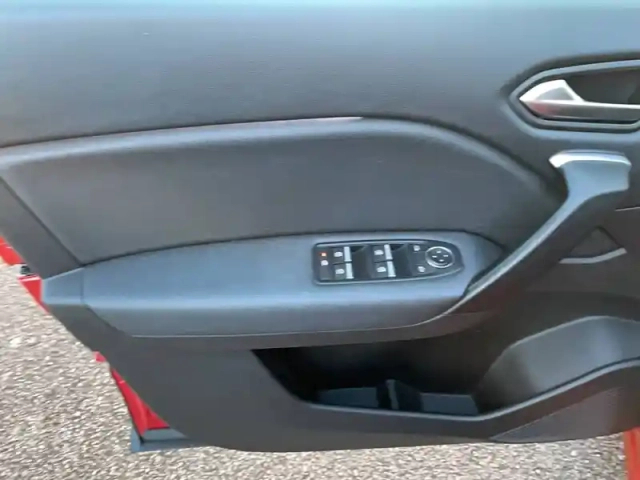 Renault Captur e-tech 145 - 21 — photo 35