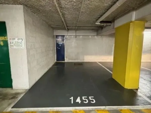 Rare-hyper centre