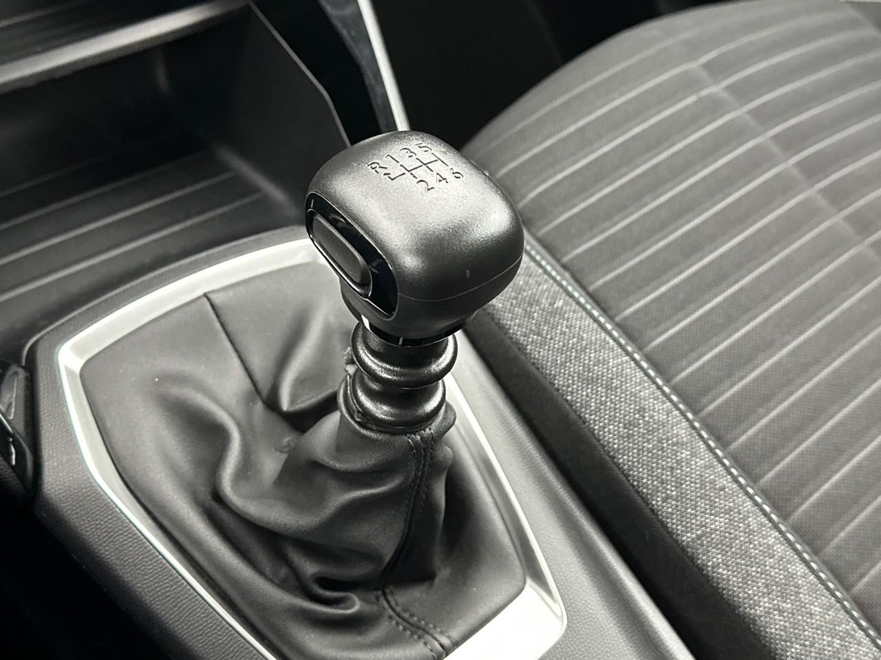 Peugeot 208 puretech 100 s&s bvm6 style — photo 28