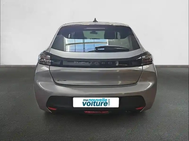 Peugeot 208 turbo 100 ch bvm6 — photo 26