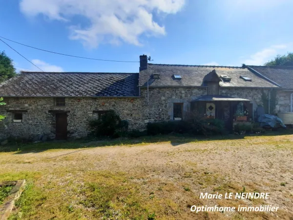 Longère en pierre 88 m² - Nombreuses dépendances - Bon Repos sur Blavet