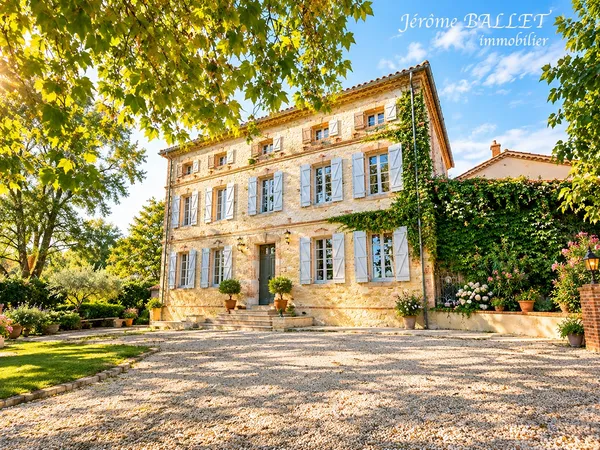Maison 12 pièces 450 m²