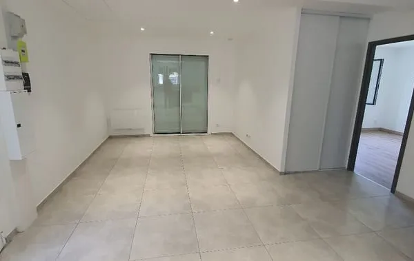 CHAMPIGNY-SUR-MARNE - Maison rénovée avec jardin et possibilité de doubler la surface - 350 000 €