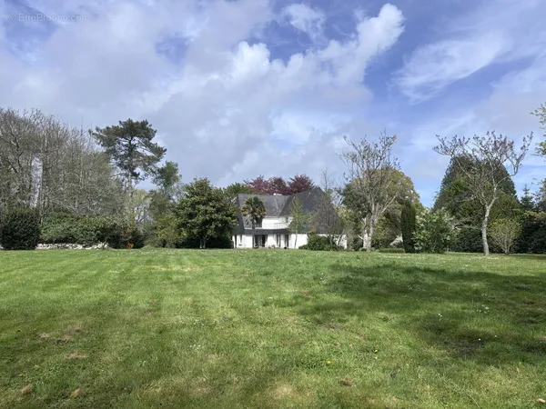 Rare ! Maison familiale 250m2 + parc paysager 1 hectare, sans vis-à-vis Gouesnac'h