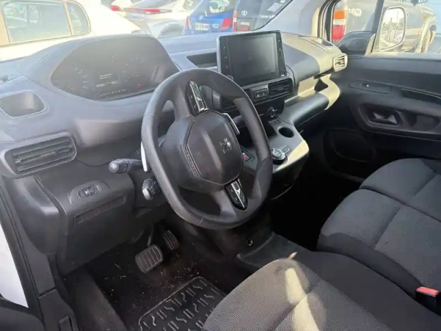 Peugeot Partner fourgon standard 650 kg bluehdi 130 s&amp;s eat8 — photo 6