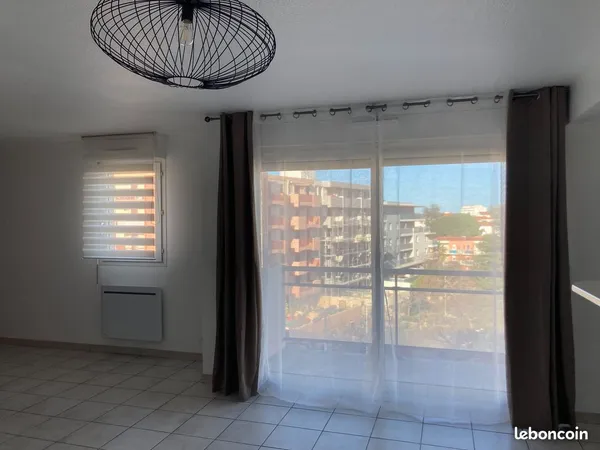 Appartement 2 pièces de 52 m², 5e étage avec ascenseur et balcon - Résidence le Victory, Boulevard K
