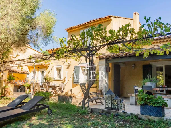 Villa 7 pièces 180 m²
