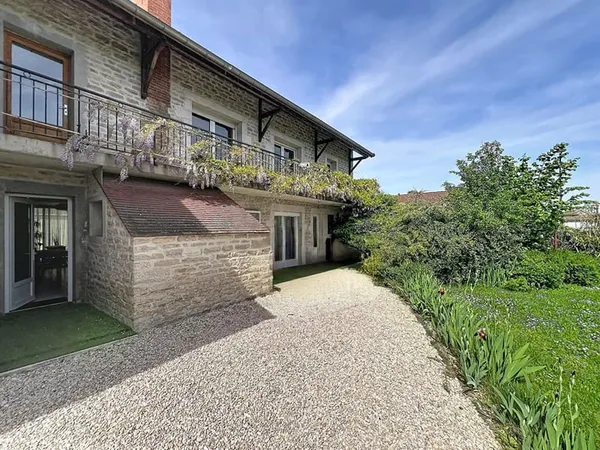 Noiron sous Gevrey - Ensemble immobilier à 15 minutes de Dijon