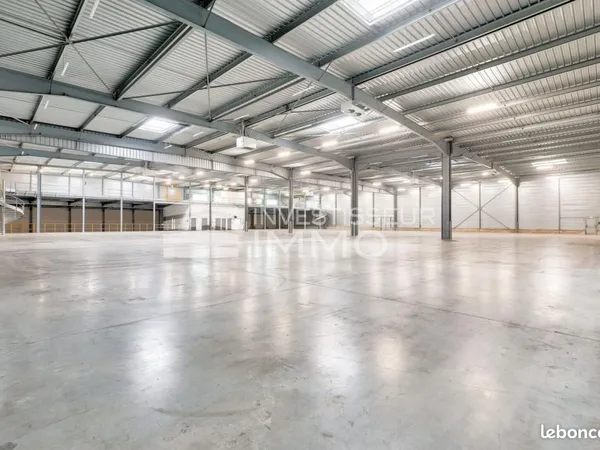 Local d'activité 3 668 m²