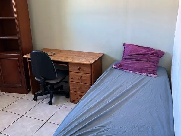 Chambre meublée
