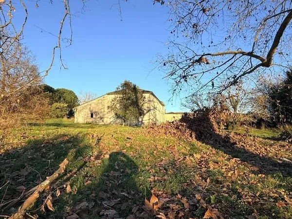 Maison 15 pièces 300 m²