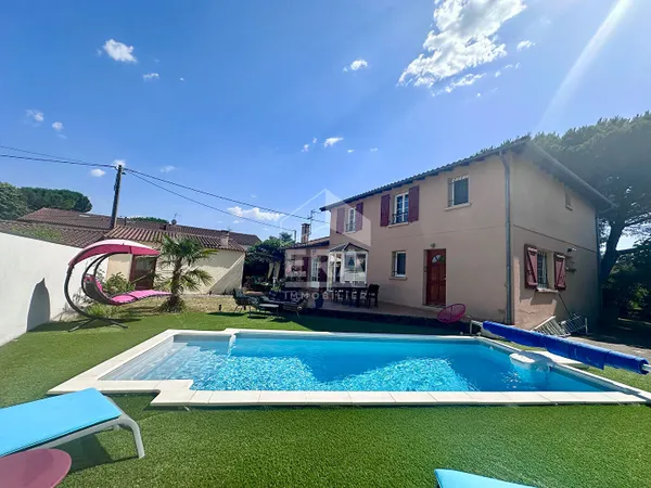 Maison 6 pièces 198 m²