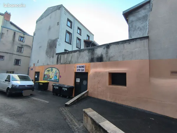 À LOUER - LOCAL COMMERCIAL DE 330 m² EN HYPER-CENTRE - FORT POTENTIEL