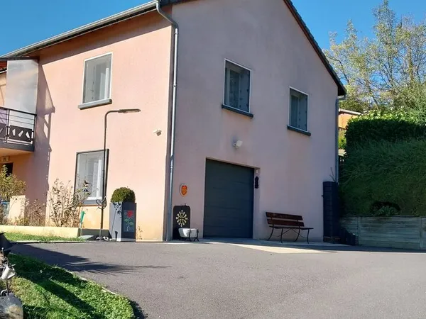 Maison bourgs sur colagne