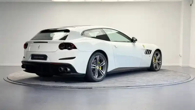 Ferrari Gtc4Lusso gtc4 lusso v12 6.0 690ch — photo 53
