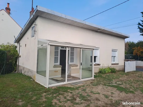 Maison T2 de 50m2 rénovée avec jardin et parking