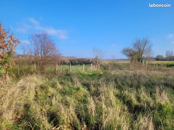 Grand Terrain entièrement constructible 1634 m2 Particulier libre de tout constructeur