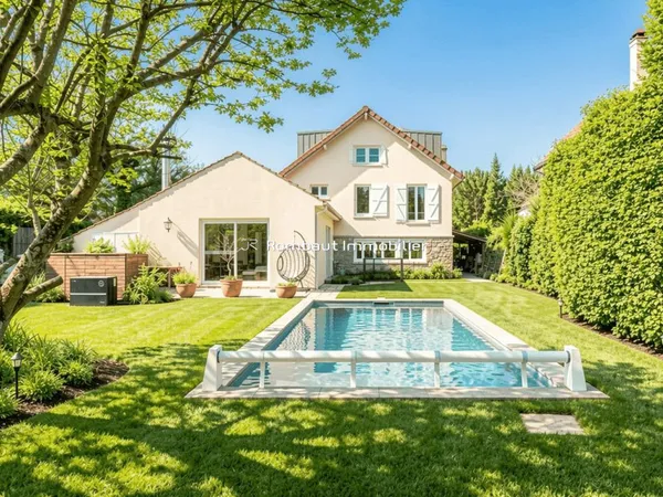Maison individuelle rénovée avec piscine