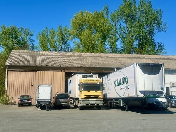Hangar de 644 M2 sur une parcelle de 3000 M2 dans zone industriel