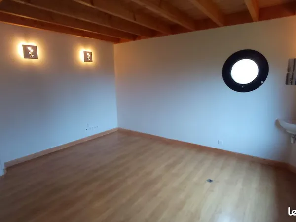 Salle de soins en cabinet partagé