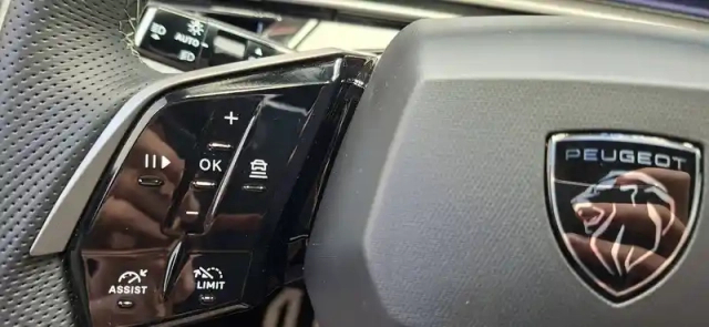 Peugeot 3008 hybrid 145 e-dcs6 — photo 70