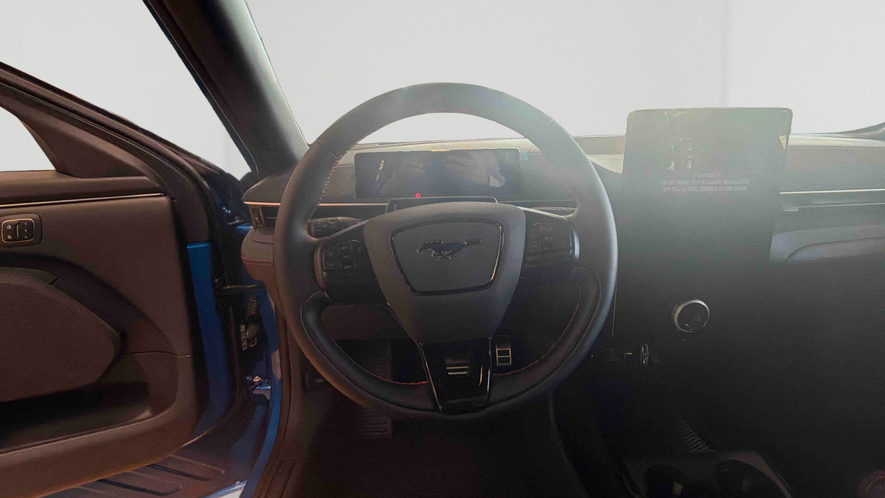 Ford Mustang Mach-E Extended Range 91 kWh 294 ch — photo 10