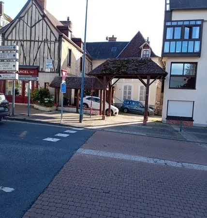 Maison en centre ville avec petit jardin