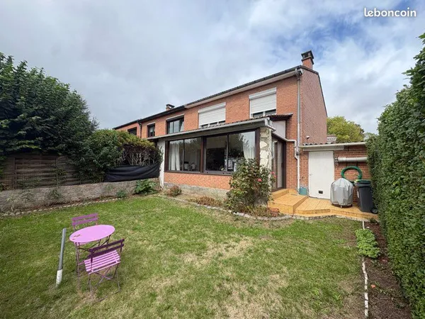 Maison familiale rénovée à deux pas du métro