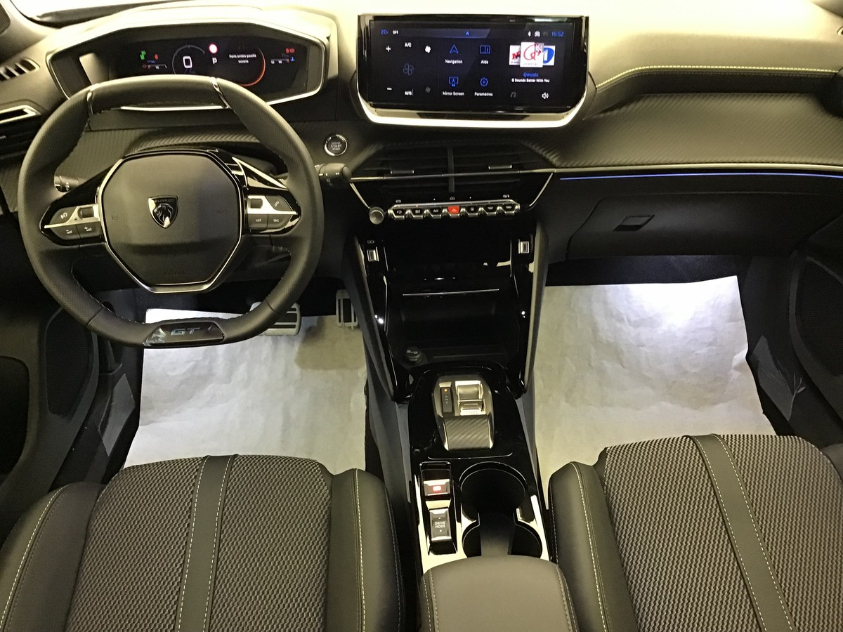 Peugeot 2008 — photo 11