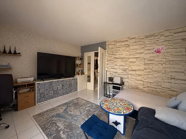 3 pièces de 55 m² - La Courneuve
