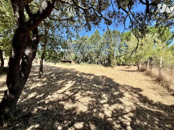 Terrain 1306 m²