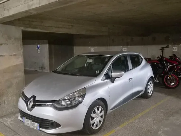 Parking à louer. MICHEL BIZOT. Claude Decaen