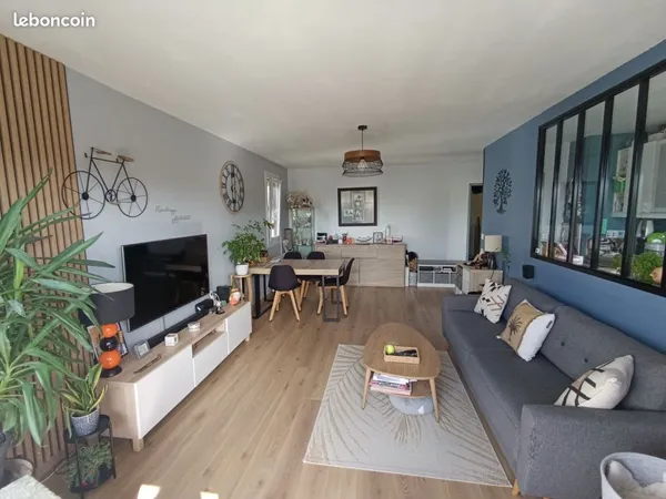 Vente 4 pièces de 88 m² au dernier étage avec balcon, box fermé