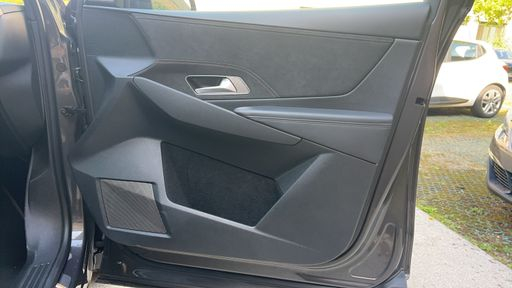 DS DS7 2.0 BlueHDi 180 EAT8 - Performance Line Plus – 2019 – 141642 km – Diesel – Boîte Automatique — photo 25