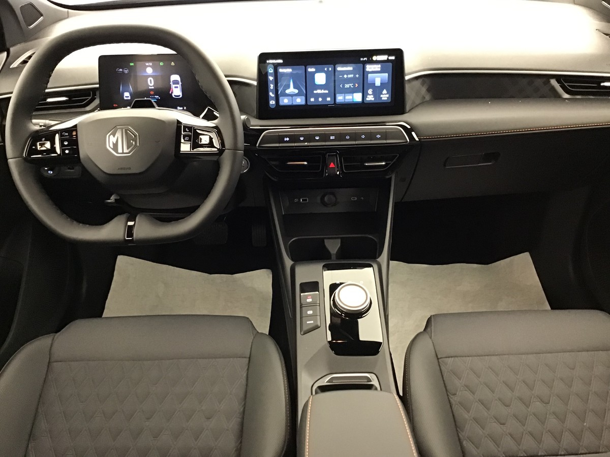 MG MG3 — photo 11