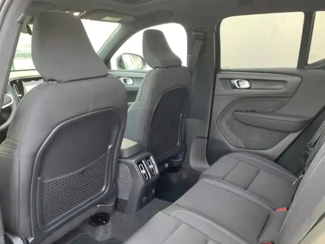 Volvo Xc40 recharge extended range 252ch ultimate — photo 10