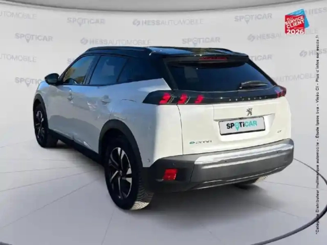Peugeot 2008 e- 136ch gt — photo 8