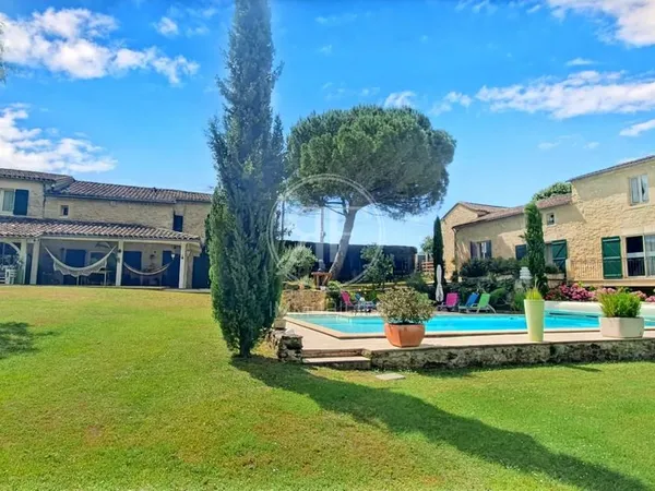 Propriété 12 pièces 340 m²