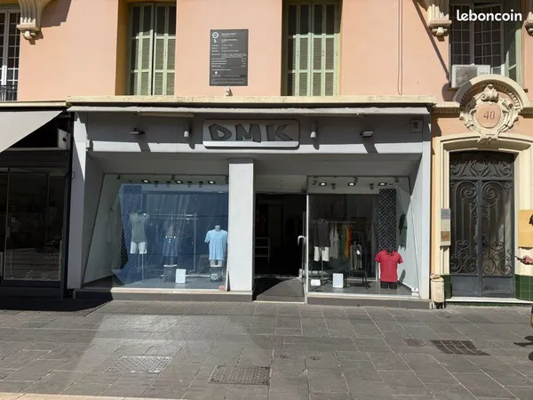 GRAND MAGASIN AV DE LA REPUBLIQUE 80m2