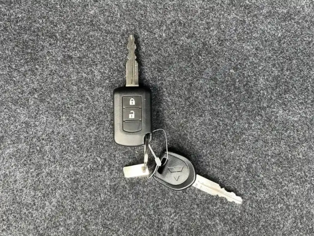 Mitsubishi Space Star 1.2 mivec 71ch as&amp;g invite — photo 3