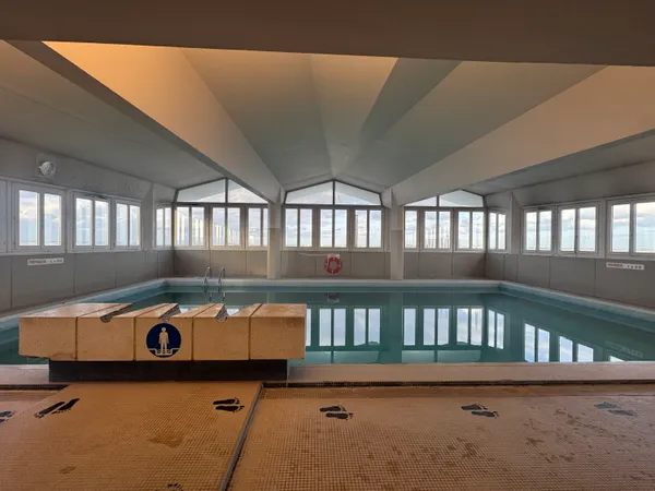 Loue Appartement (45m²) avec vue imprenable sur la Tour Eiffel avec Piscine Couverte - Paris 15e - 1