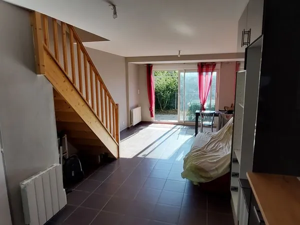 A RENOVER - Maison mitoyenne T3 de 51,4m², à Abondant (à 500m du château)
