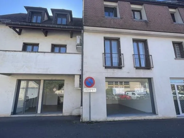 Local commercial 4 pièces 128 m²