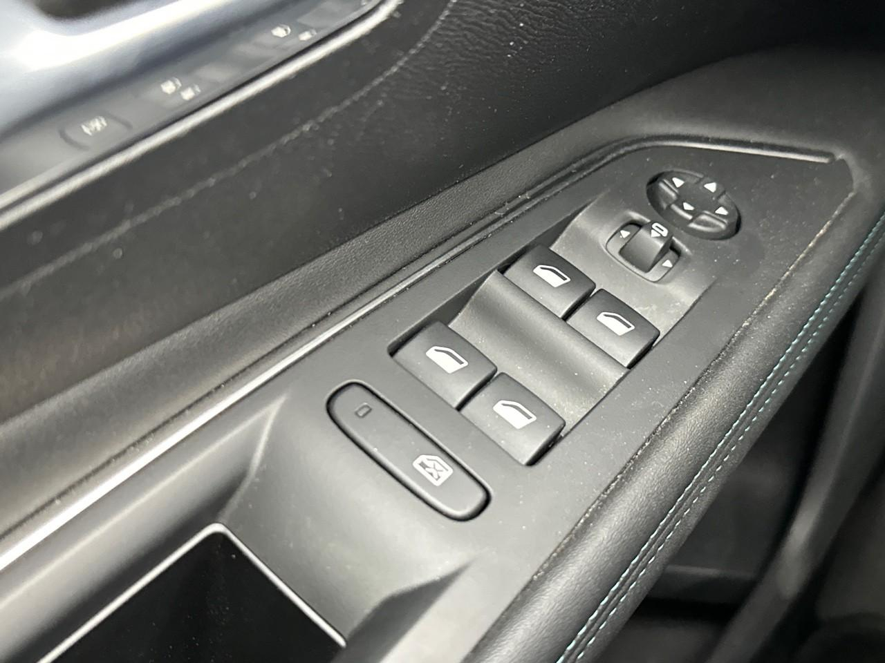 Peugeot 3008 hybrid 225 e-eat8 allure pack — photo 15