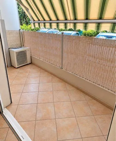 Studio non meublé à l'année