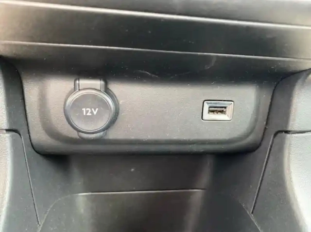 Citroën C3 1.2 puretech 110ch s&amp;s shine 120-123g — photo 12