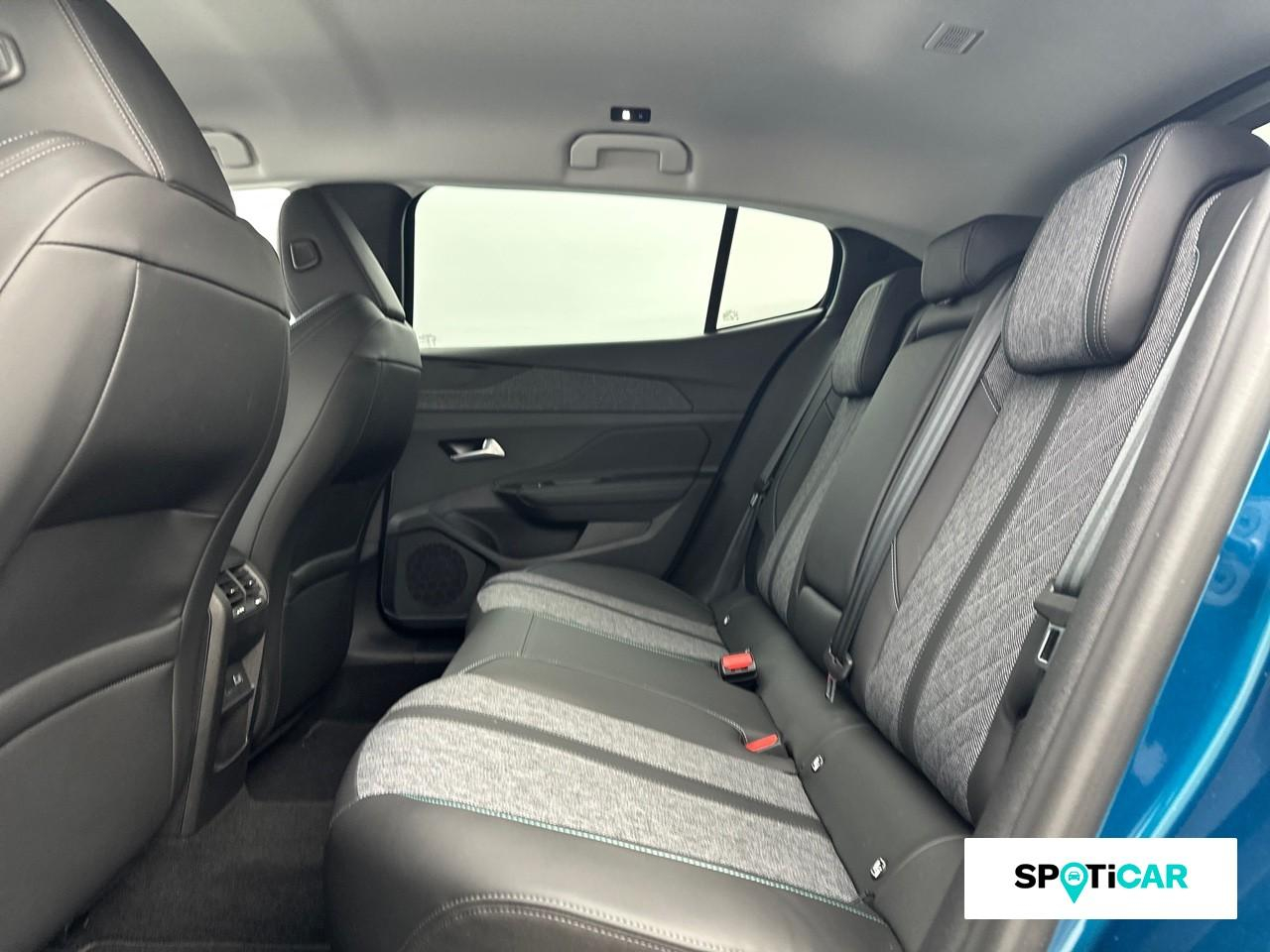 Peugeot 408 phev 225ch allure pack e-eat8 — photo 10